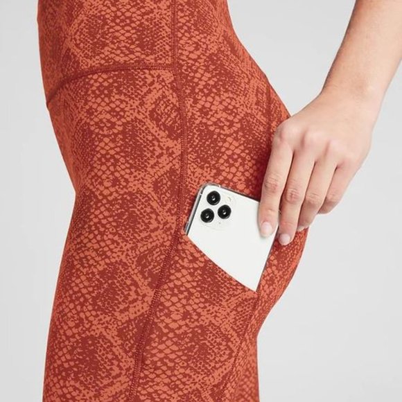 NWOT Athleta Red Ultimate Snake 7/8 Leggings - Picture 3 of 9